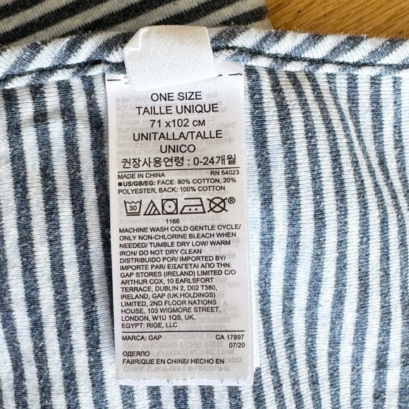 Baby Gap baby / toddler blanket - Picture 3 of 3